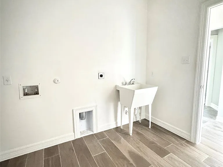 100 Bailey Kay Ct #B — Photo 14