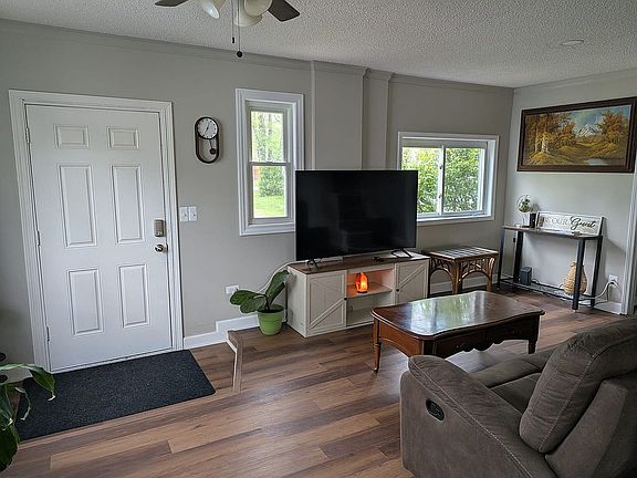 4th image of 20980 Van Buren St