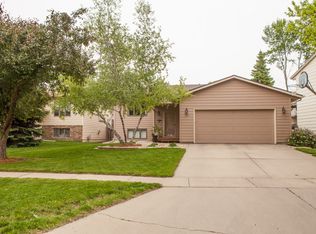 4712 E 33rd St, Sioux Falls, SD 57110