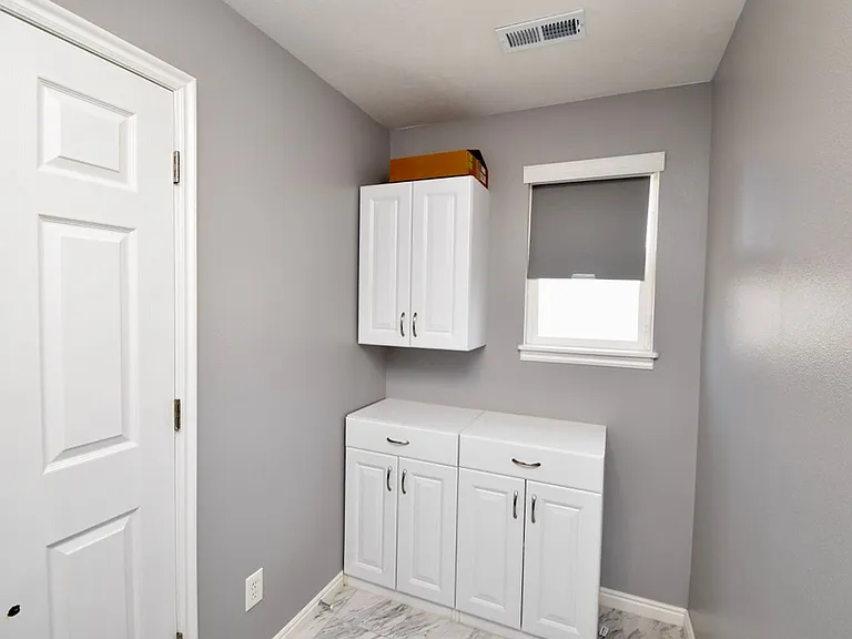 1555 Wynview Ln — Photo 28