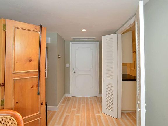 Home For Sale In Banyan House
