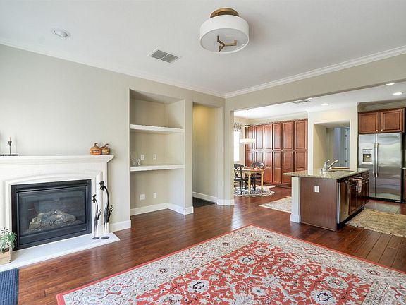 4th image of 2134 SE Chokeberry Court