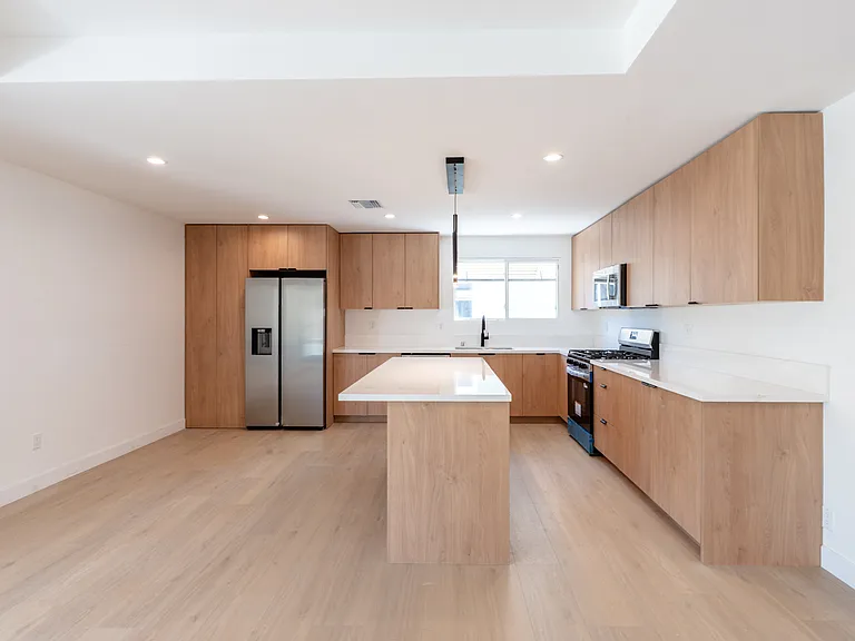 6644 Platt Ave — Photo 4