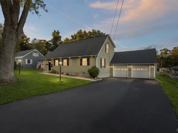 46 Beechwood Rd, New Hartford, NY 13413
