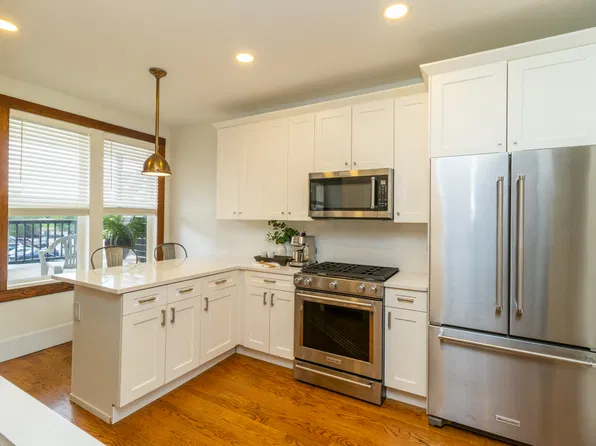 416 1/2 Pleasant St Unit 1, Beloit, WI 53511