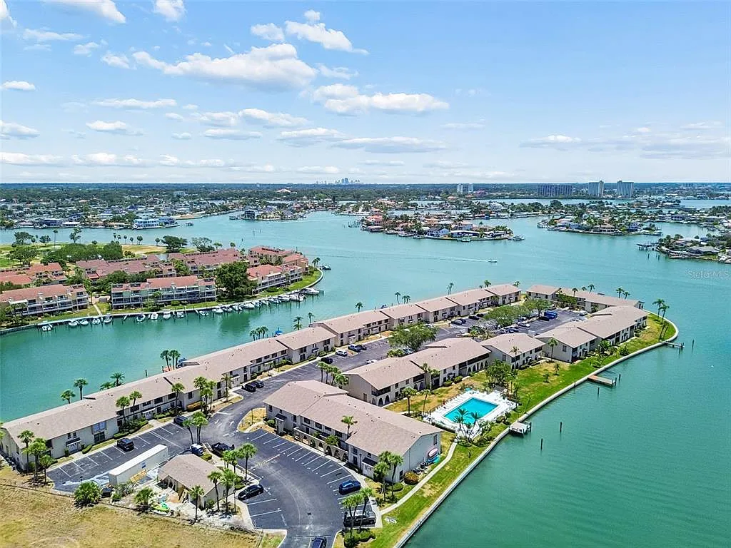 1 bed, 1.0 bath, 785 sqft, $2,475 — Photo 2
