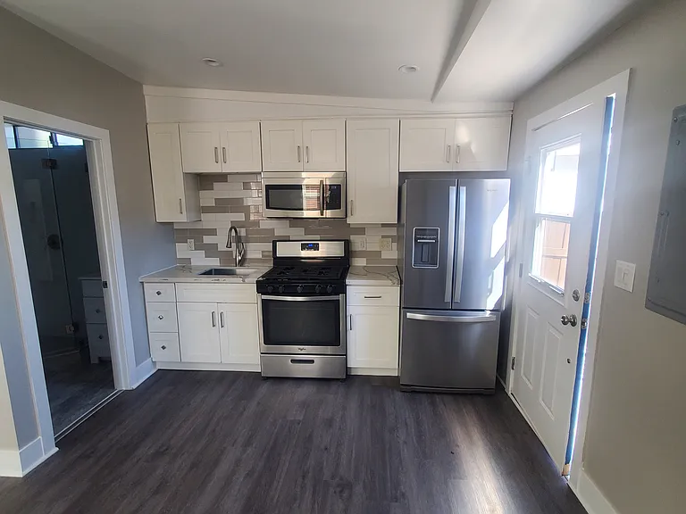 4569 Catalpa St — Photo 9