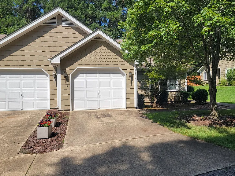 4200 Pin Oak Dr — Photo 30
