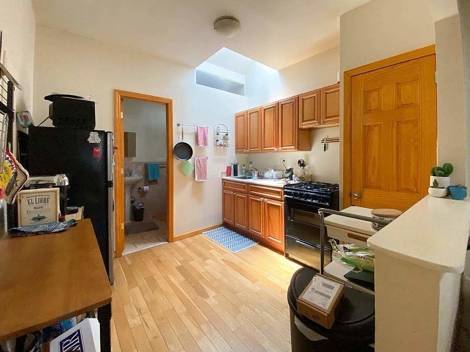 1st image of 846 Saint Johns Pl #2
