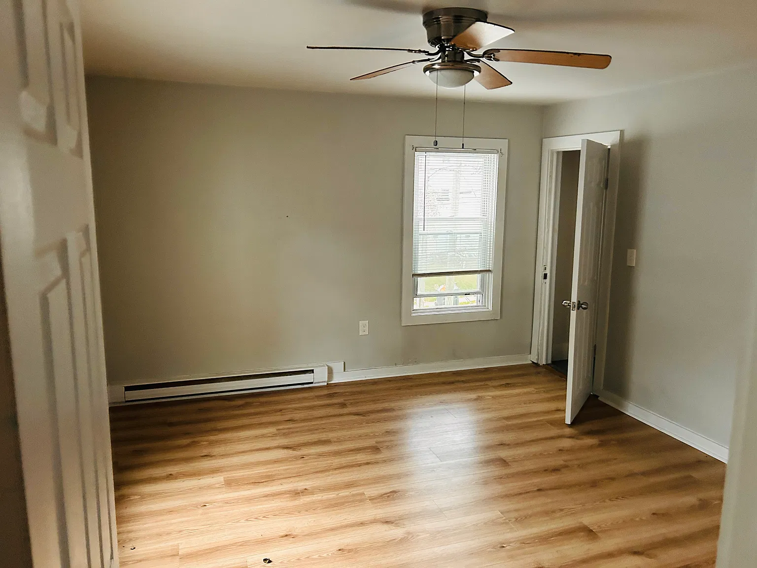 2 bed, 1150 sqft, $2,300 — Photo 3
