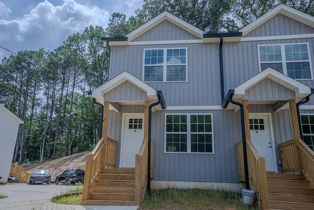 4 bed, 4.0 bath, 1800 sqft, $1,350 — Photo 1