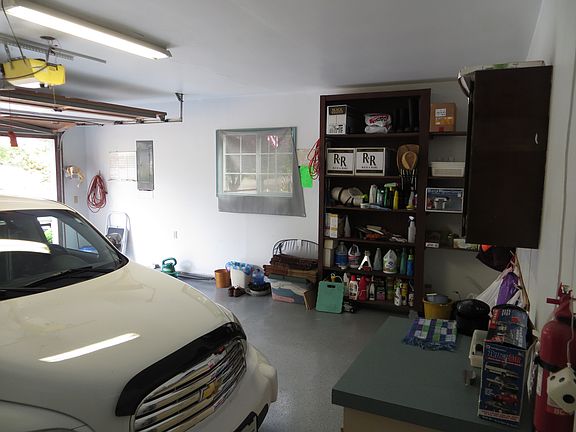 Att garage interior