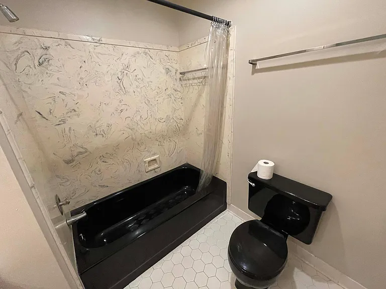6445 Cedar Bend Ct #D — Photo 18