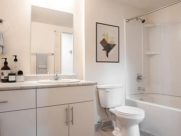 305 Mandalay Dr #301 — Photo 8