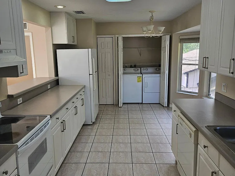 412 Altaloma Ave — Photo 7