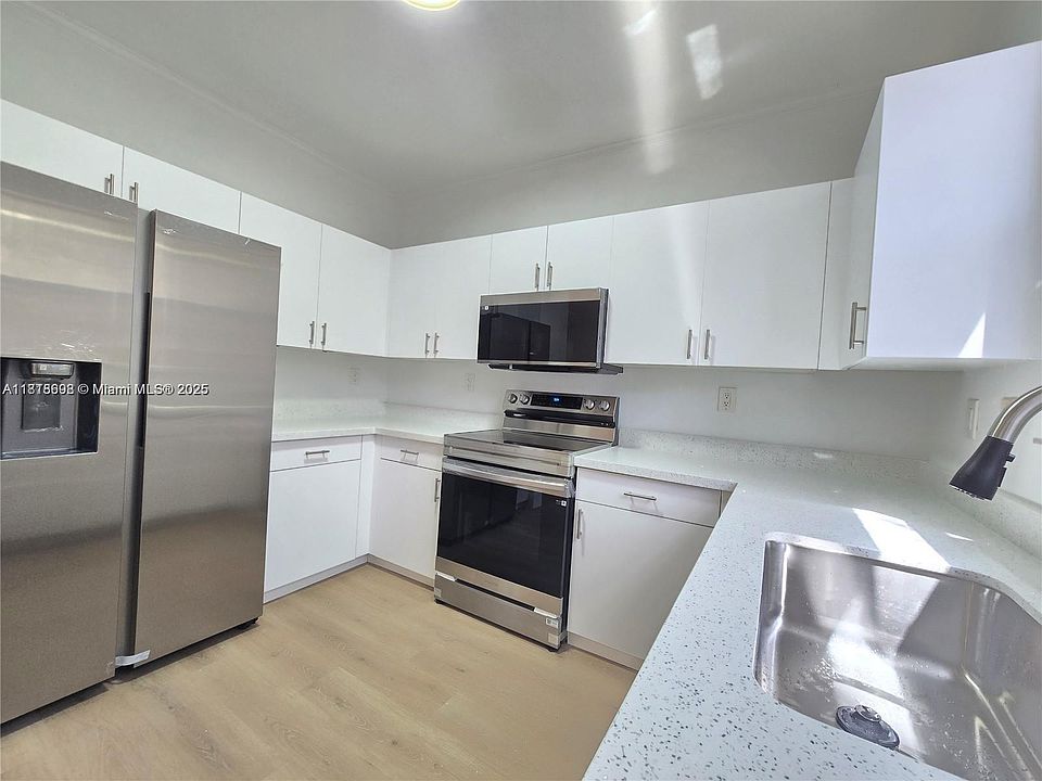 1st image of 129-129 Riverwalk Cir