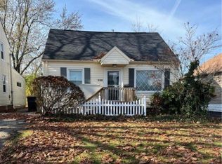 1528 Woodrow Ave, Mayfield Heights, OH 44124