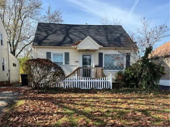 1528 Woodrow Ave, Mayfield Heights, OH 44124