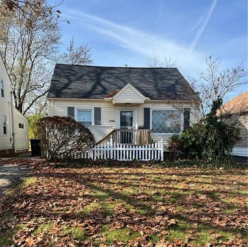 1528 Woodrow Ave Photo 1