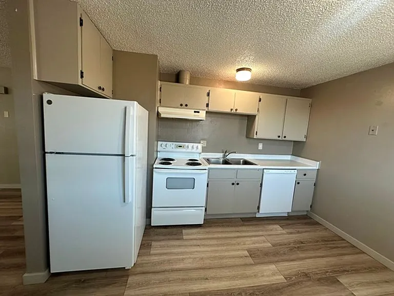 542 Riverside Dr #1 — Photo 7