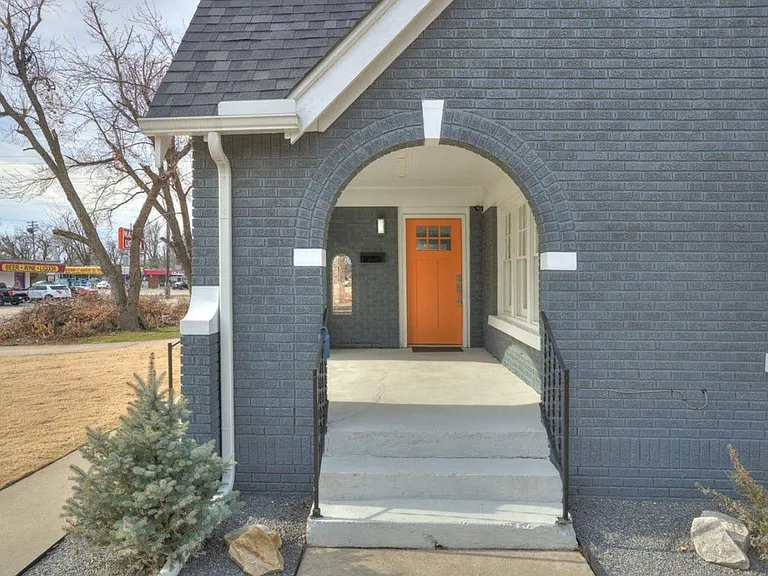 2849 NW 17th St — Photo 3
