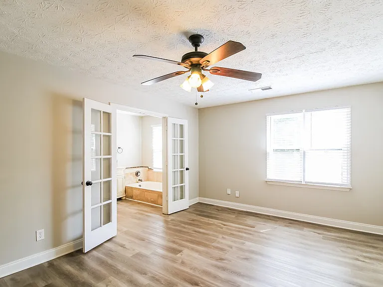 1218 Raleigh Way — Photo 12
