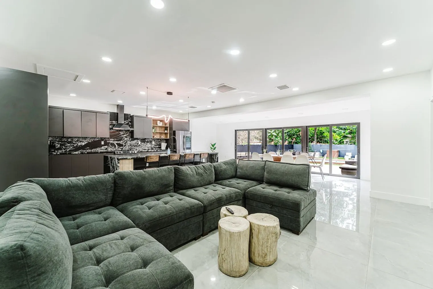 4 bed, 3.0 bath, $18,020 — Photo 3