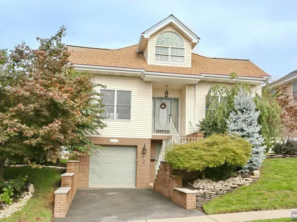 380 Washington Ave, Rutherford, NJ 07070