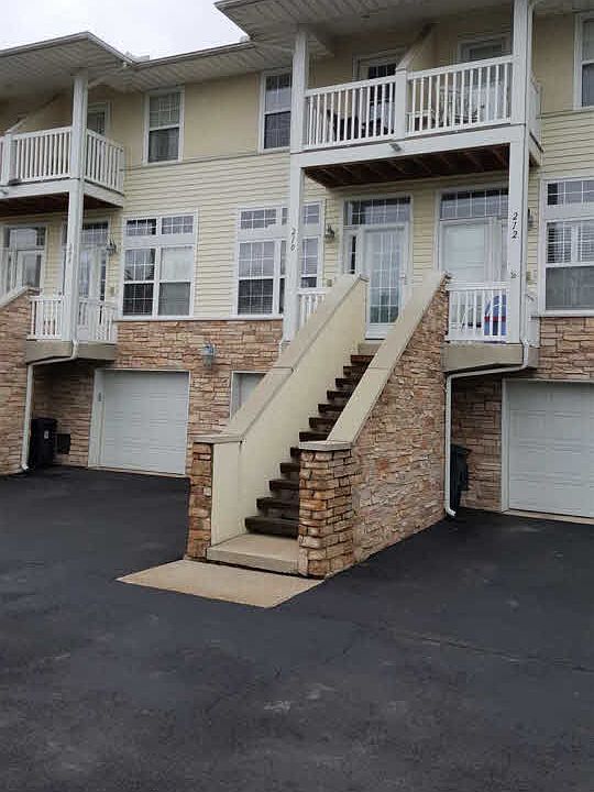 1st image of 210 Beachwalk Trl