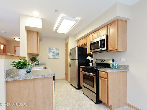 3rd image of 646 Key Largo Dr #646