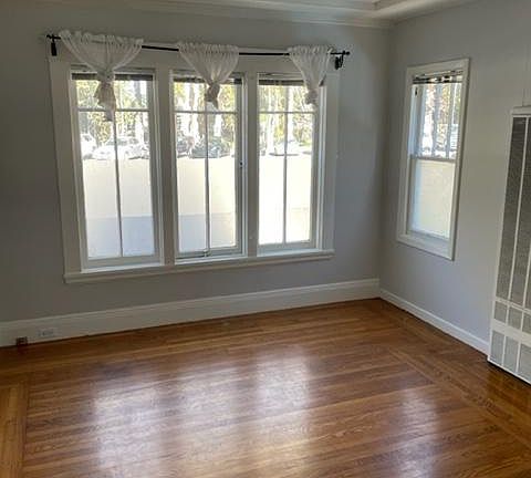 2nd image of 421 California Dr APT 2