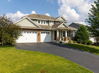 8795 Bellevue Ct, Chanhassen, MN 55317