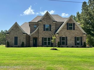 5483 Hazelwood Dr, Lake Cormorant, MS 38641