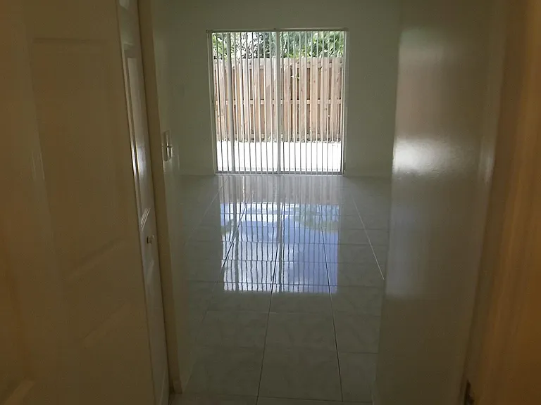 14241 SW 151st Ave — Photo 5
