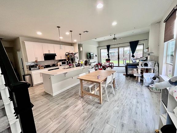 4th image of 14006 Hedera Dr