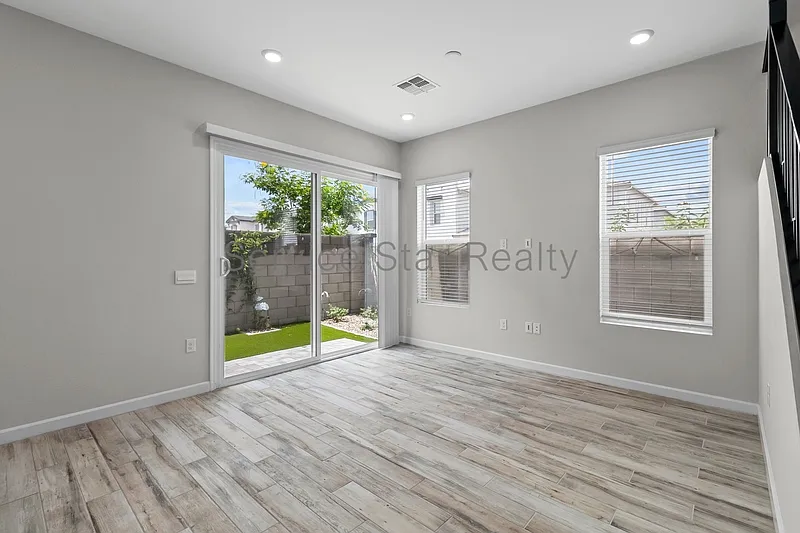 4 bed, 3.0 bath, 2149 sqft, $3,395 — Photo 4
