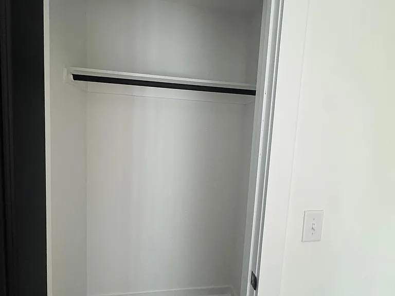 512 Crump St — Photo 12