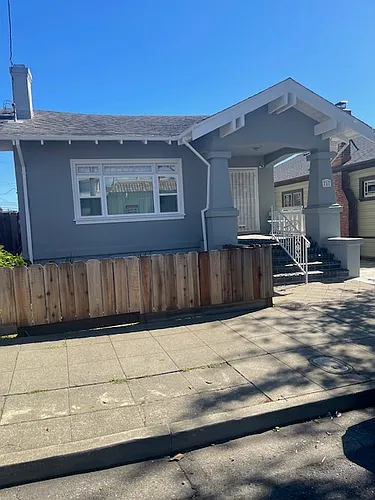 717 65th St Photo 1