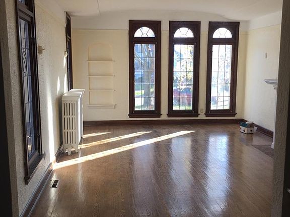 2nd image of 1814 E Wood Pl #3