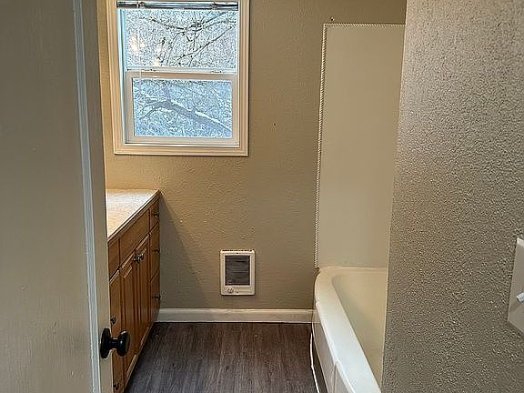 5th image of 250 E Rockwood Blvd