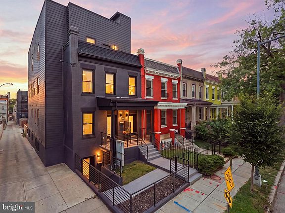 2nd image of 616 Kenyon St NW