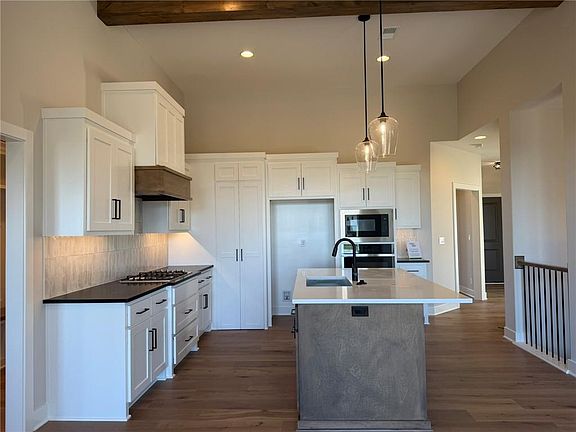 7th image of this home