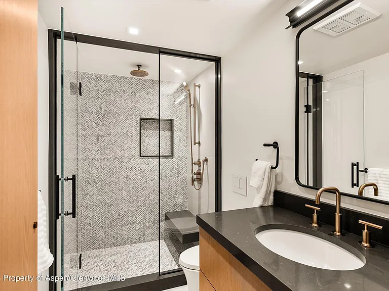 650 S Monarch St #2 — Photo 10