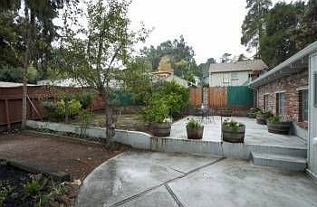 3rd image of 8117 Winthrope St