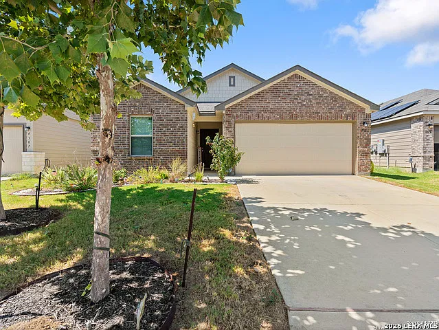 4 bed, 2.0 bath, 1724 sqft, $2,300 — Photo 3