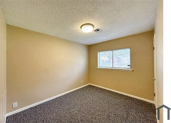 2407 S Olympia Ave — Photo 10