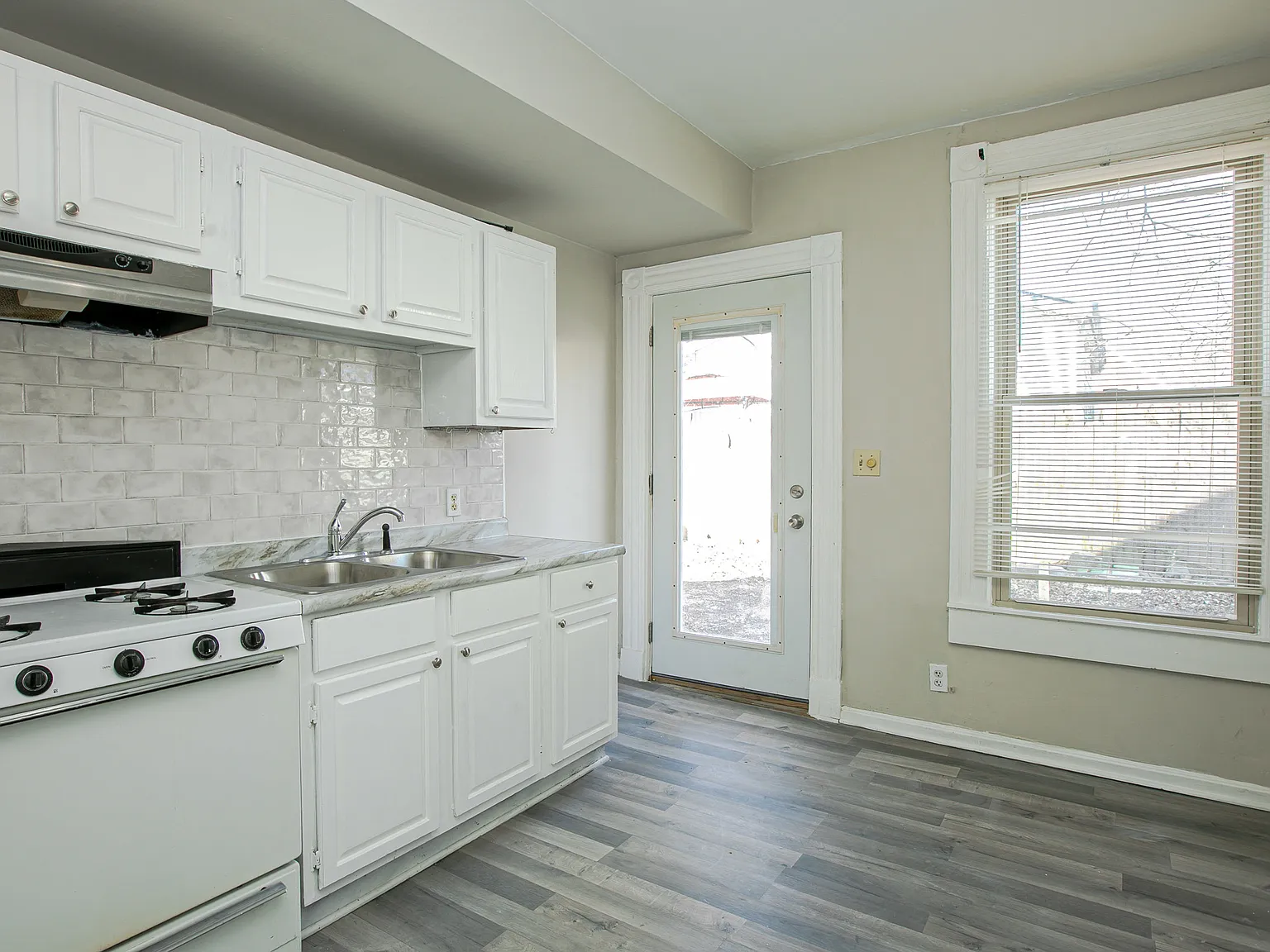 2 bed, 896 sqft, $1,250 — Photo 3