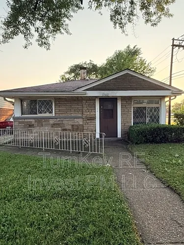 17002 Greenbay Ave Photo 1
