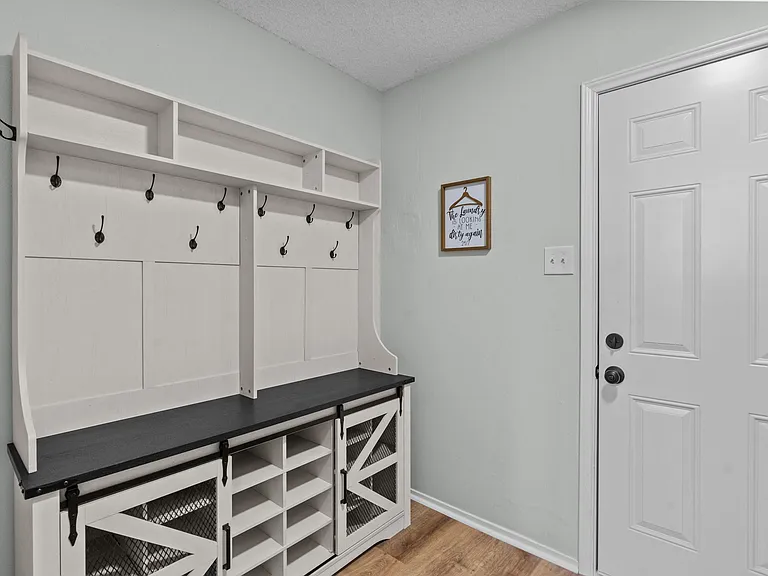 7628 Hunt Dr — Photo 15