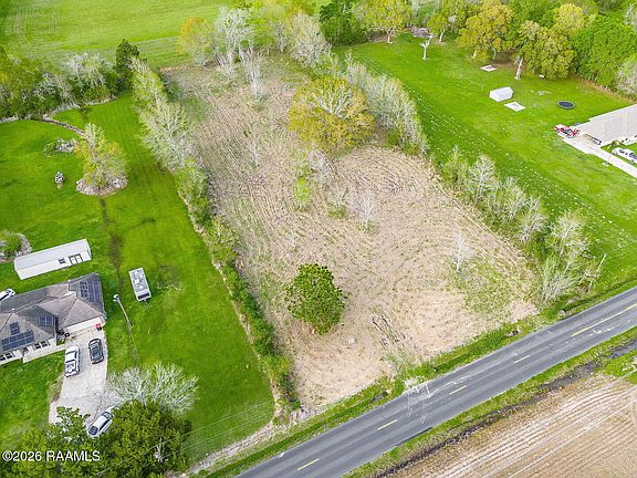 5th image of 144 Lebesque Rd